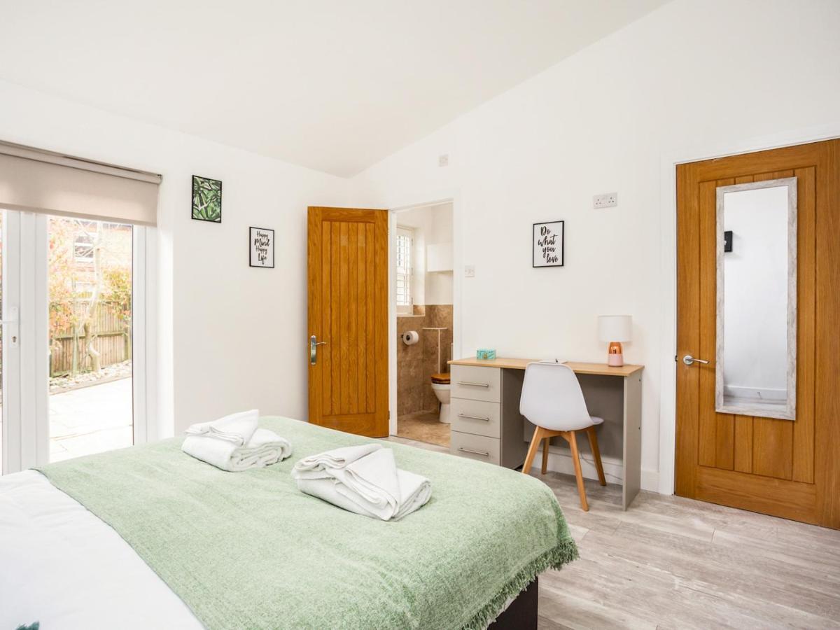 윈저 Fabulous 6 Sleeper! Great Location! 빌라 외부 사진